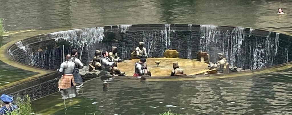 Puy du Fou : costumes et accessoires vendus aux enchères le 21 octobre pour les pupilles de pompiers