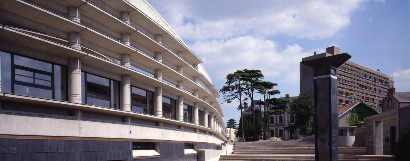 Hôtel de ville de Rezé et son parvis