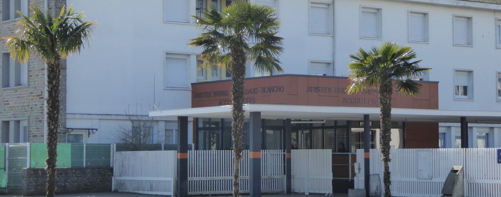 Entrée officielle du lycée Aristide-Briand à Saint-Nazaire, photographie du projet d'architecture