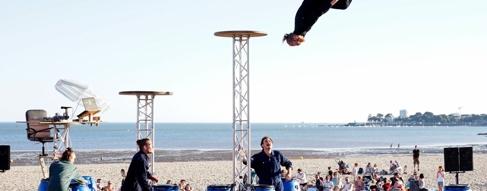 Spectacle de cirque en plein air à Saint-Nazaire