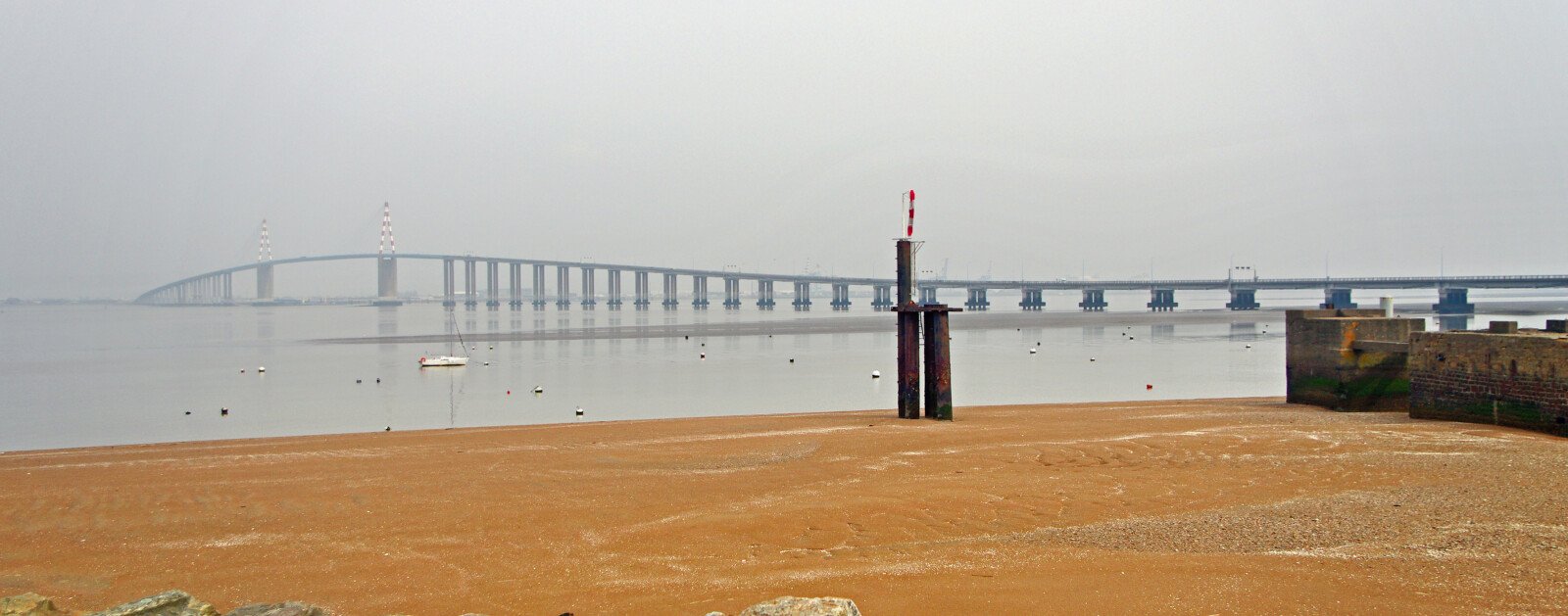 Le pont de Saint-Nazaire vu depuis Saint-Brevin-les-Pins, territoire de la communauté de communes Sud Estuaire