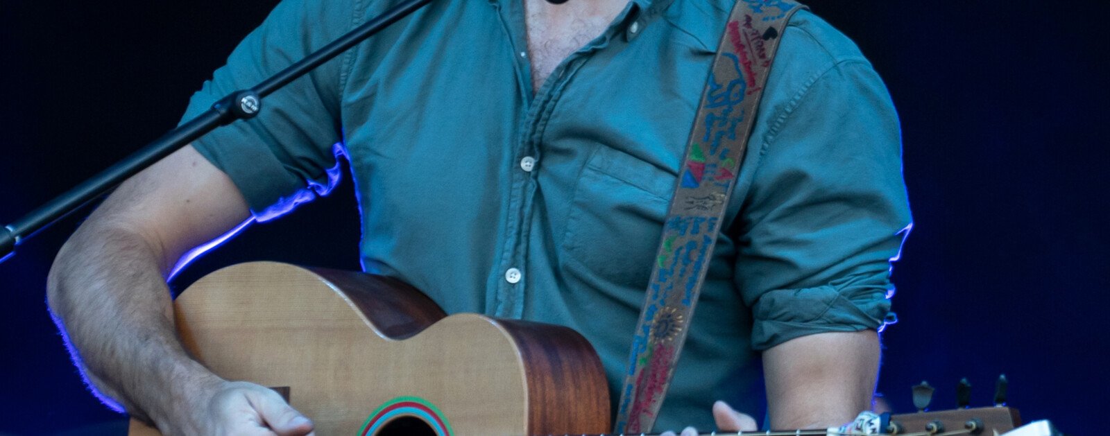 Vianney en concert à La Nuit de l'Erdre 2022 à Nort-sur-Erdre, photographie d'archive